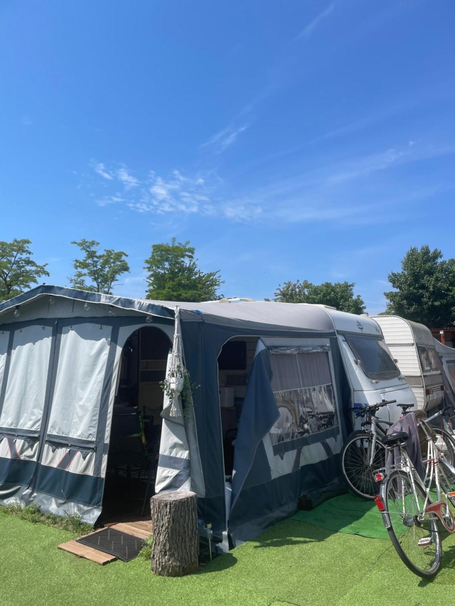 ホテル Sonata Camp ヤスタルニャ エクステリア 写真